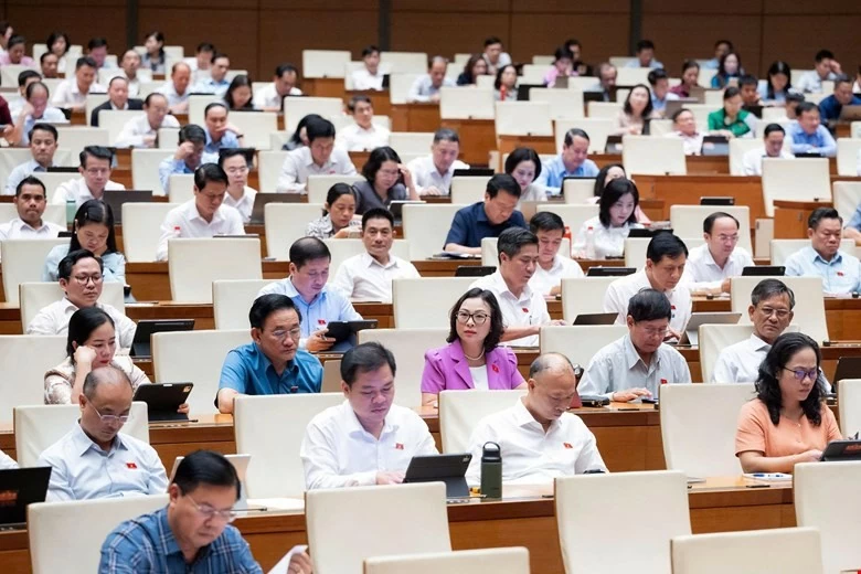 Quốc hội thảo luận về dự thảo Luật sửa đổi, bổ sung một số điều của Luật Người lao động Việt Nam đi làm việc ở nước ngoài theo hợp đồng