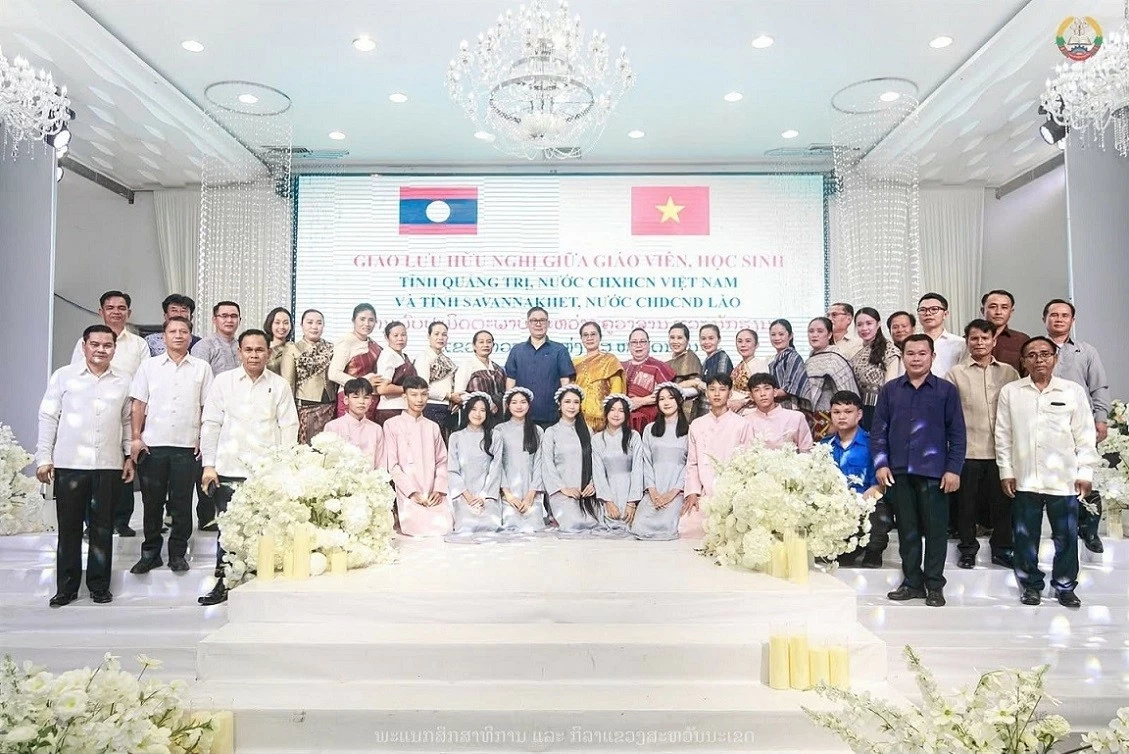 Tiếp bước hành trình hữu nghị Việt - Lào: Kết mạch nguồn lịch sử, vun đắp tương lai Tiếp bước hành trình hữu nghị Việt - Lào: Kết mạch nguồn lịch sử, vun đắp tương lai