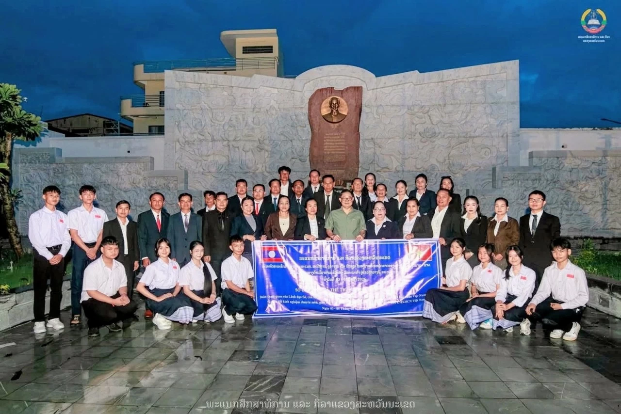 Tiếp bước hành trình hữu nghị Việt - Lào: Kết mạch nguồn lịch sử, vun đắp tương lai Tiếp bước hành trình hữu nghị Việt - Lào: Kết mạch nguồn lịch sử, vun đắp tương lai