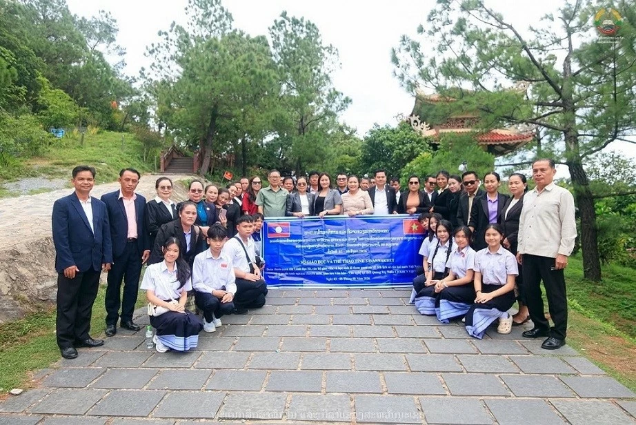 Tiếp bước hành trình hữu nghị Việt - Lào: Kết mạch nguồn lịch sử, vun đắp tương lai Tiếp bước hành trình hữu nghị Việt - Lào: Kết mạch nguồn lịch sử, vun đắp tương lai