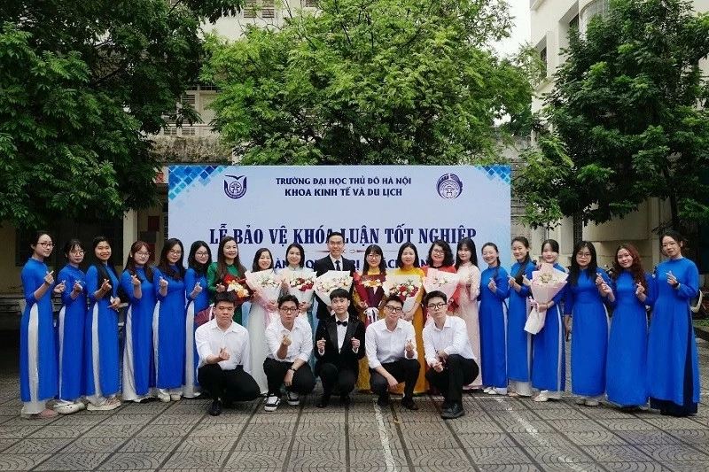 Chương trình đào tạo tại Đại học Thủ Đô Hà Nội được chuẩn hóa và tiệm cận thực tiễn. Chương trình đào tạo tại Đại học Thủ Đô Hà Nội được chuẩn hóa và tiệm cận thực tiễn.