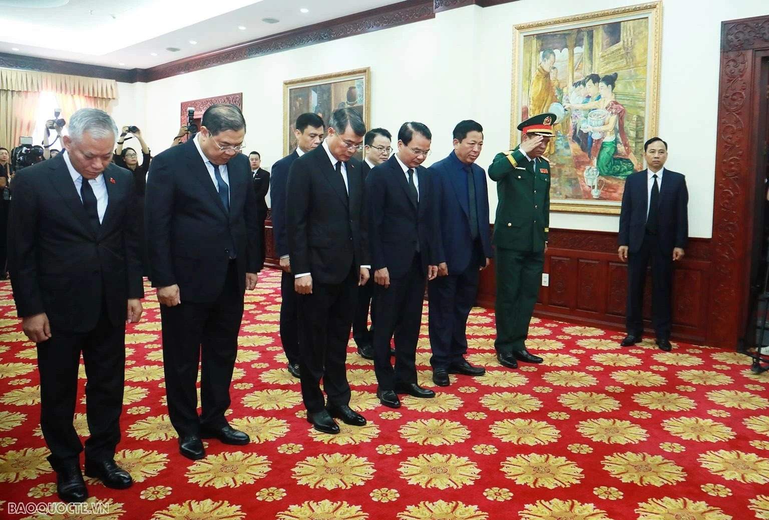 Đoàn đại biểu cấp cao Chính phủ do đồng chí Lê Minh Hưng, Uỷ viên Bộ Chính trị, Thủ tướng Chính phủ dẫn đầu kính viếng. (Ảnh: Thành Long)