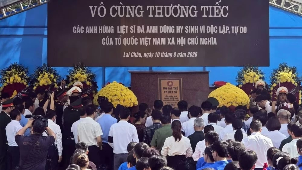 Phó Chủ tịch Quốc hội Nguyễn Thị Hồng dự Lễ truy điệu, an táng 47 hài cốt liệt sĩ hy sinh năm 1951 tại Lai Châu Phó Chủ tịch Quốc hội Nguyễn Thị Hồng dự Lễ truy điệu, an táng 47 hài cốt liệt sĩ hy sinh năm 1951 tại Lai Châu