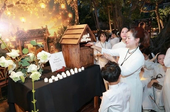 Ca sĩ Hiền Anh khởi xướng hành trình ‘Lá thư gửi thanh xuân của mẹ’, lan tỏa tinh thần hiếu đạo mùa Vu Lan Ca sĩ Hiền Anh khởi xướng hành trình ‘Lá thư gửi thanh xuân của mẹ’, lan tỏa tinh thần hiếu đạo mùa Vu Lan