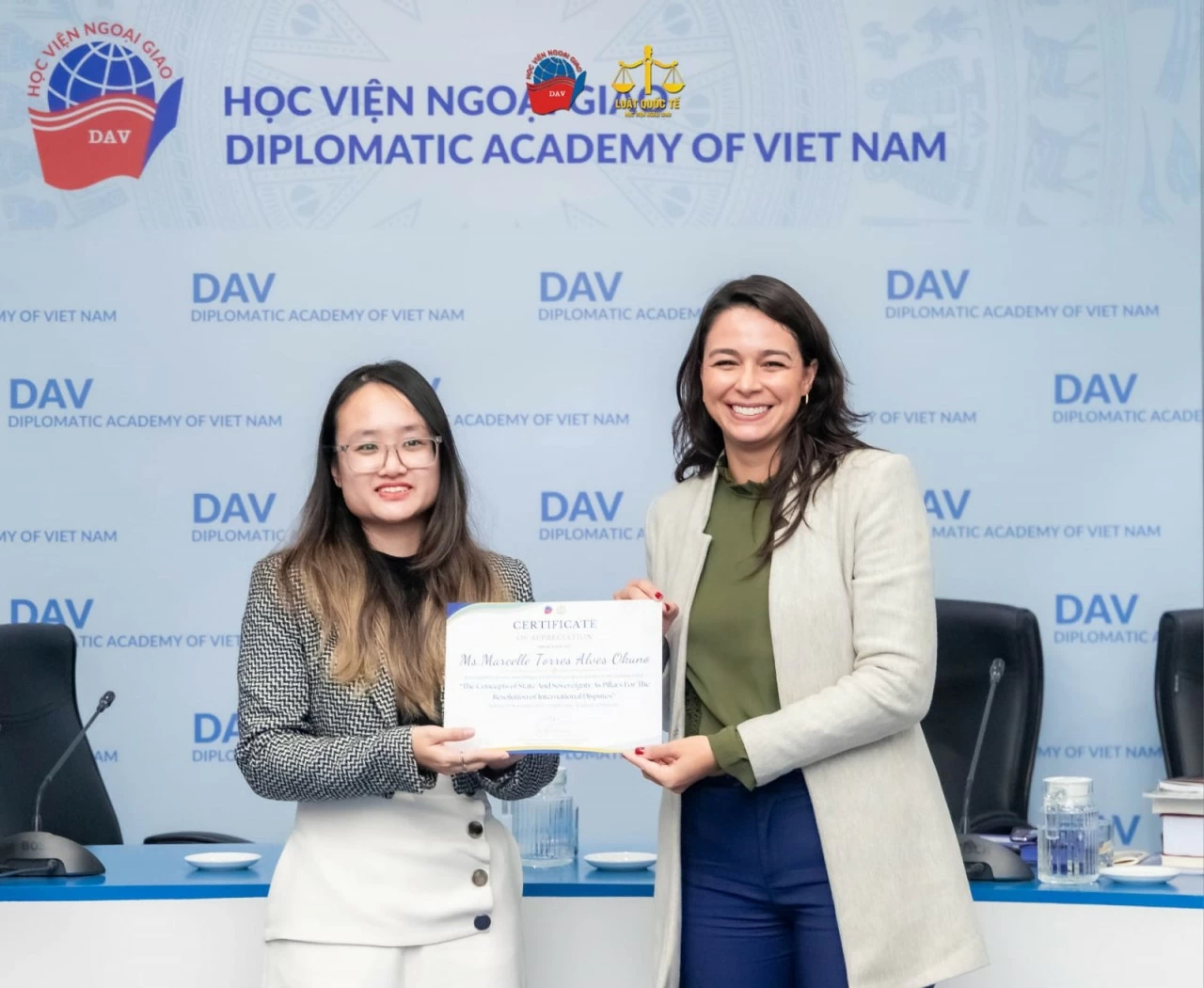 Lãnh sự danh dự Việt Nam trẻ nhất: ‘Đại diện cho Việt Nam là đại diện cho lịch sử của lòng dũng cảm’ Lãnh sự danh dự Việt Nam trẻ nhất: ‘Đại diện cho Việt Nam là đại diện cho lịch sử của lòng dũng cảm’