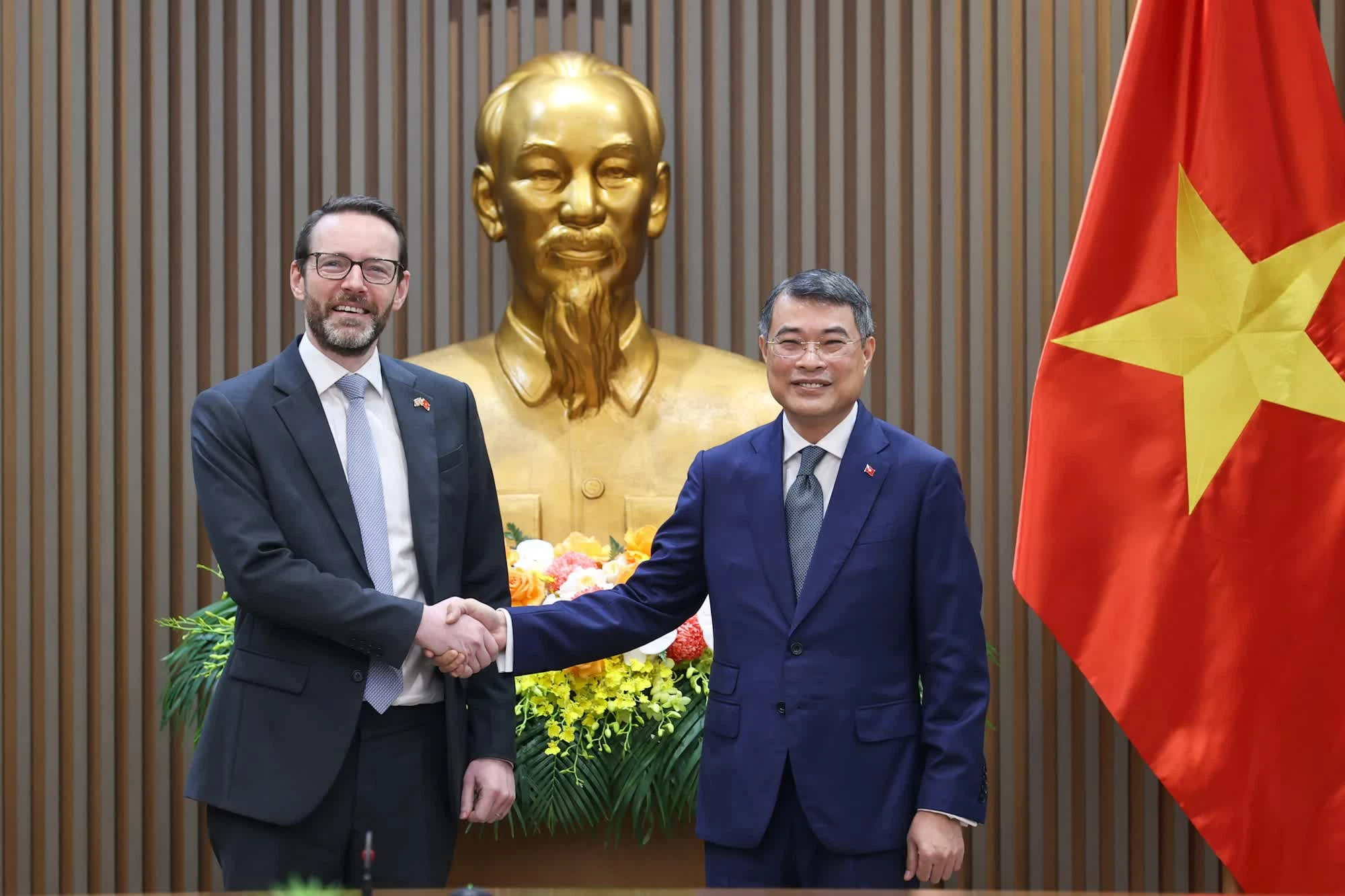 Đại sứ Anh tại Việt Nam: Việt Nam đang chuyển hóa thách thức quốc tế thành cơ hội phát triển