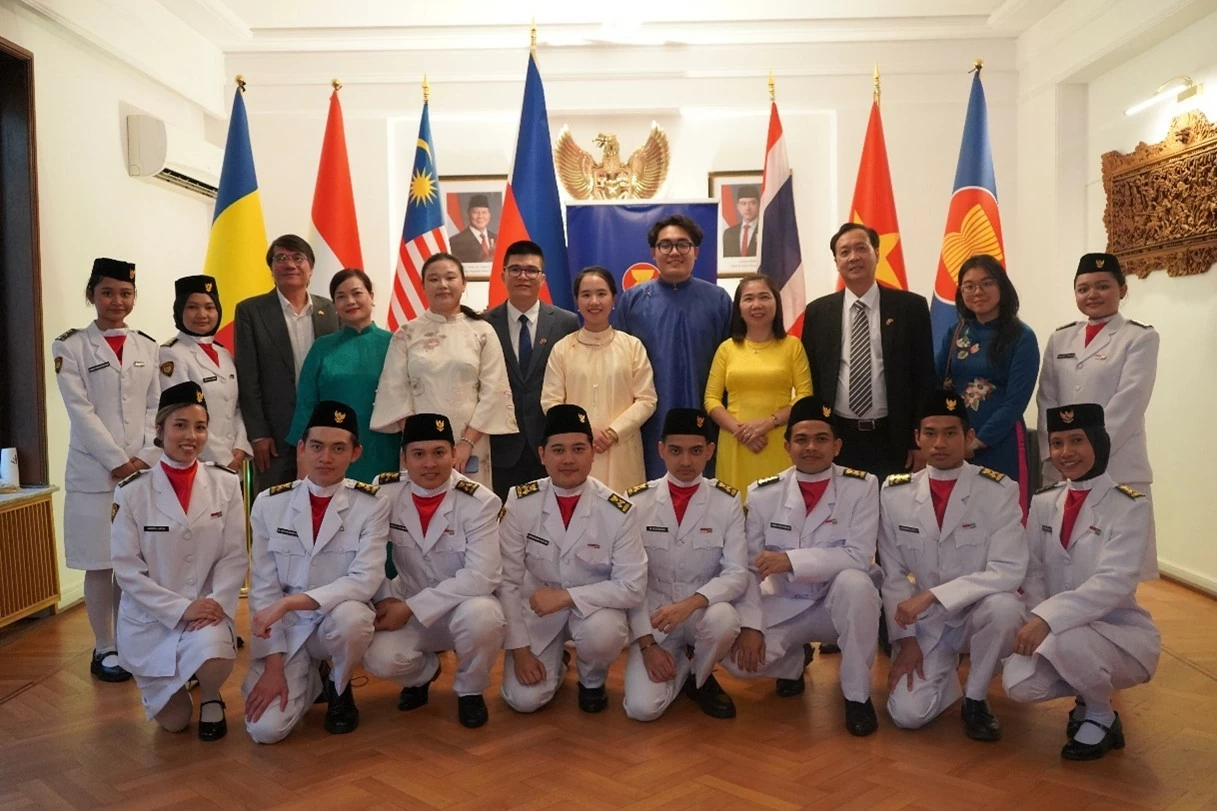 Lễ Thượng cờ kỷ niệm 59 năm thành lập ASEAN và 50 năm Hiệp ước Thân thiện và Hợp tác Đông Nam Á (TAC) Lễ Thượng cờ kỷ niệm 59 năm thành lập ASEAN và 50 năm Hiệp ước Thân thiện và Hợp tác Đông Nam Á (TAC)