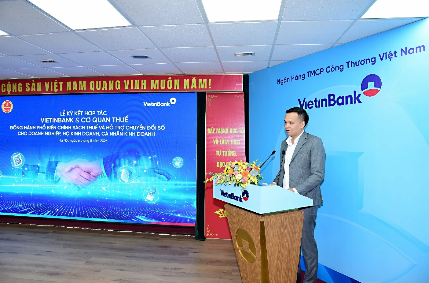 VietinBank và Cục Thuế ký kết hợp tác, đồng hành cùng doanh nghiệp thúc đẩy chuyển đổi số VietinBank và Cục Thuế ký kết hợp tác, đồng hành cùng doanh nghiệp thúc đẩy chuyển đổi số
