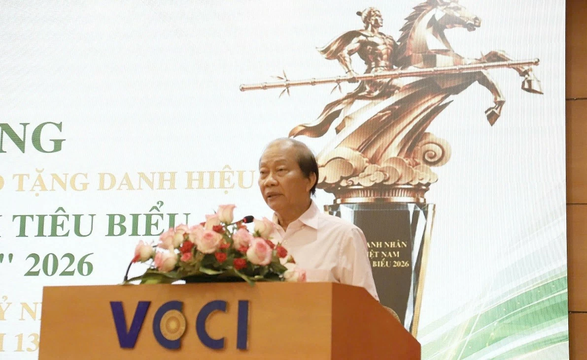 Phát động Chương trình xét chọn, tôn vinh 100 doanh nhân Việt Nam tiêu biểu Phát động Chương trình xét chọn, tôn vinh 100 doanh nhân Việt Nam tiêu biểu