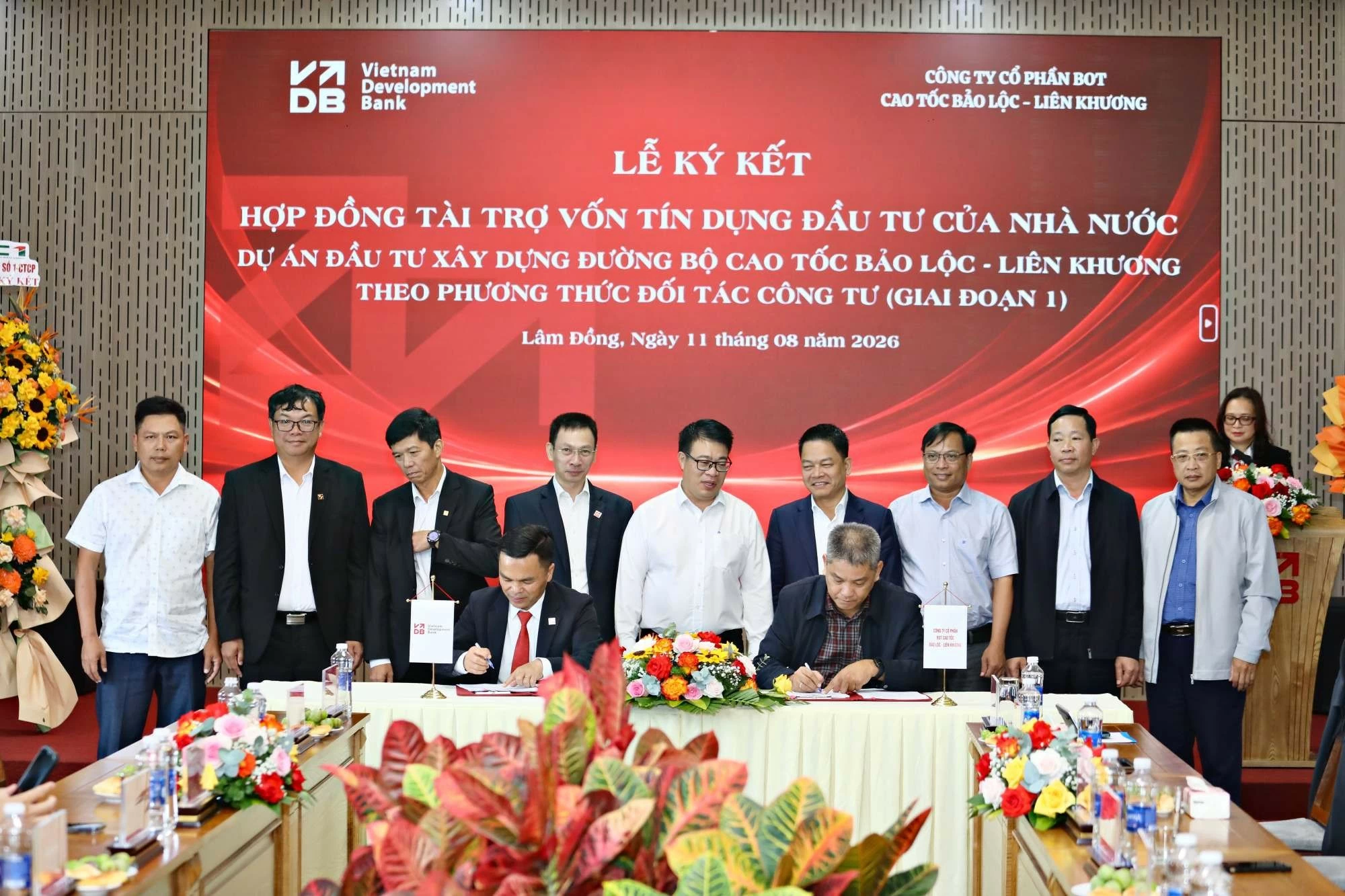 Cao tốc trọng điểm của Bầu Hiển tại Tây Nguyên có thêm khoản tín dụng gần 5.000 tỷ đồng Cao tốc trọng điểm của Bầu Hiển tại Tây Nguyên có thêm khoản tín dụng gần 5.000 tỷ đồng