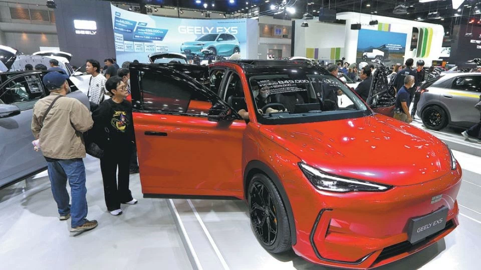 Gian hàng của hãng xe Trung Quốc Geely tại một triển lãm ở Bangkok, Thái Lan. (Nguồn: China Daily)