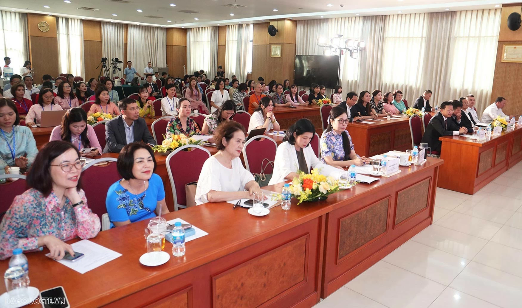 Các đại biểu tham dự Lễ Tổng kết. (Ảnh: Thành Long)