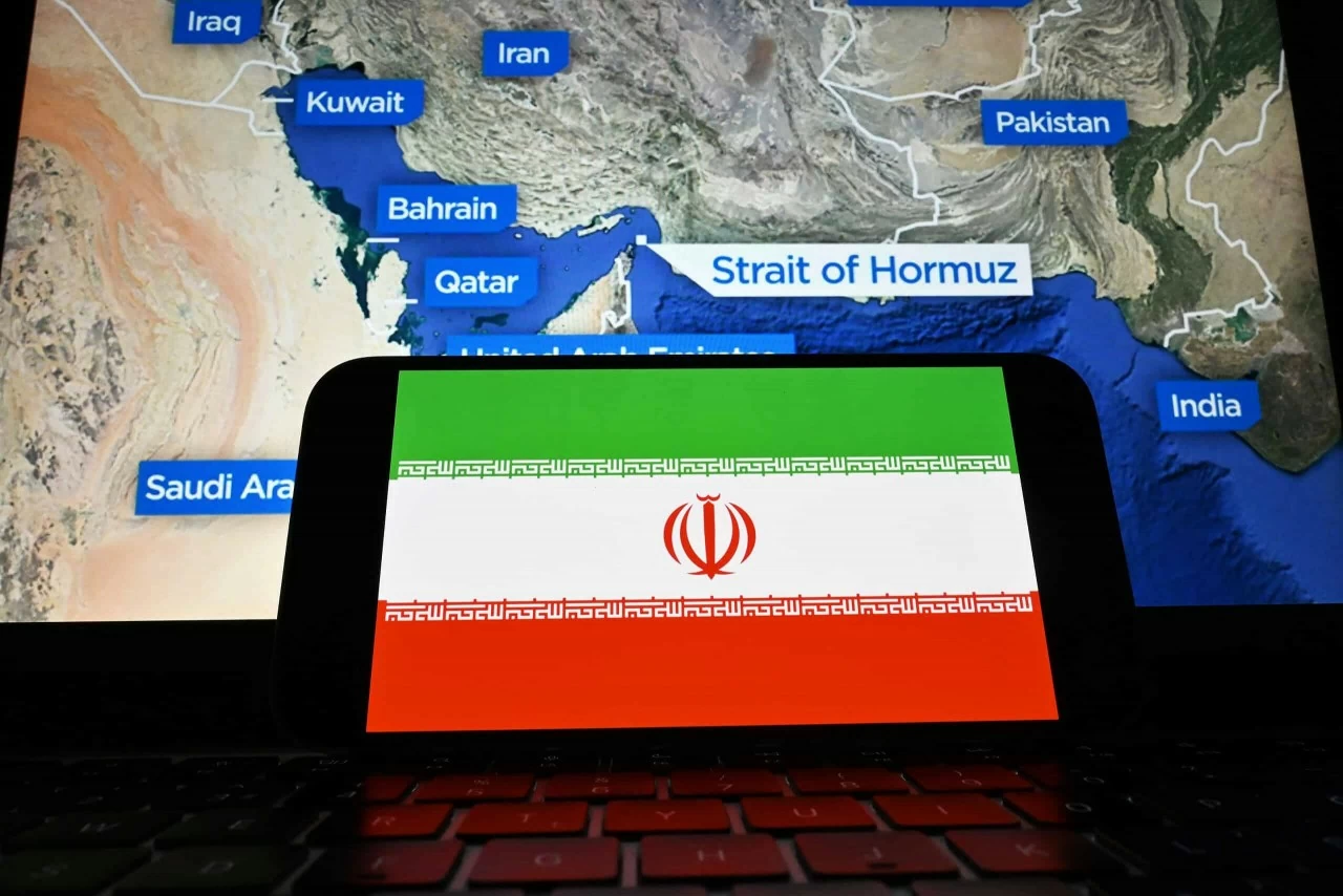 Iran và Mỹ chưa đạt tiến triển trong nỗ lực khôi phục thỏa thuận tạm thời, trong khi eo biển Hormuz tiếp tục là điểm nóng trong căng thẳng tại Vùng Vịnh. (Nguồn: Global Finance Magazine) Iran và Mỹ chưa đạt tiến triển trong nỗ lực khôi phục thỏa thuận tạm thời, trong khi eo biển Hormuz tiếp tục là điểm nóng trong căng thẳng tại Vùng Vịnh. (Nguồn: Global Finance Magazine)