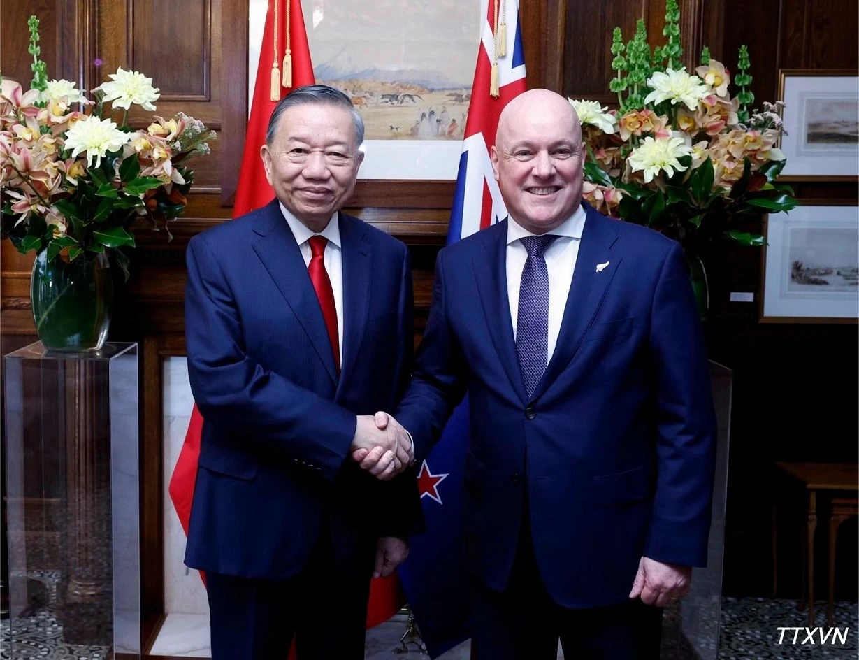 Tổng Bí thư, Chủ tịch nước Tô Lâm và Thủ tướng New Zealand gặp gỡ báo chí và chứng kiến trao các văn kiện hợp tác