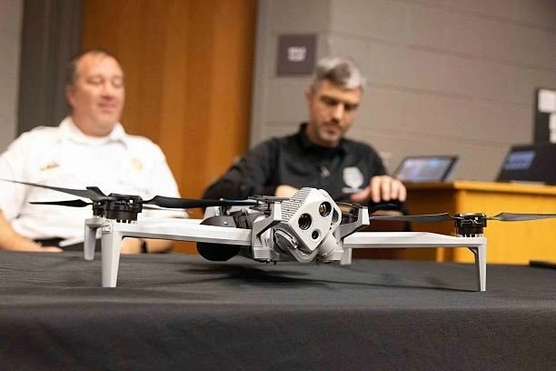 Drone Skydio được sử dụng trong chương trình “Drone phản ứng đầu tiên” tại hạt Chesterfield, bang Virginia, Mỹ, ngày 27/7. (Nguồn: Getty Images)