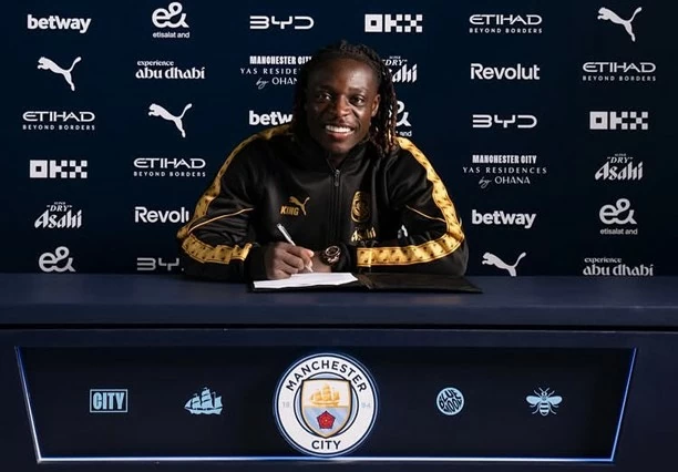 Chuyển nhượng cầu thủ hôm nay 14/8: MU bán Ethan Williams; Doku ký hợp đồng mới với Man City; Arsenal đàm phán mua Osimhen Chuyển nhượng cầu thủ hôm nay 14/8: MU bán Ethan Williams; Doku ký hợp đồng mới với Man City; Arsenal đàm phán mua Osimhen