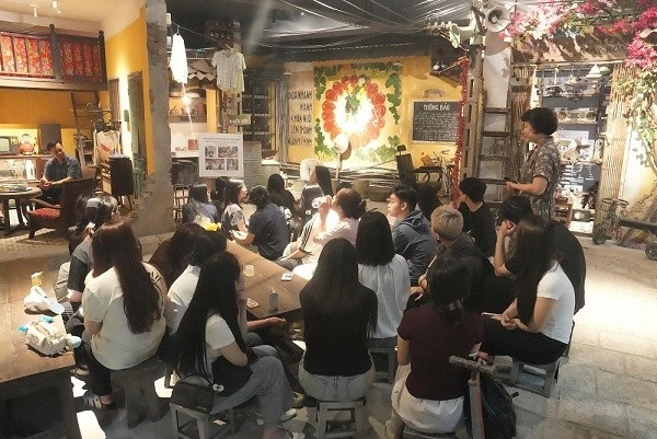 Khi người trẻ tìm về di sản ký ức Hà Nội xưa Khi người trẻ tìm về di sản ký ức Hà Nội xưa