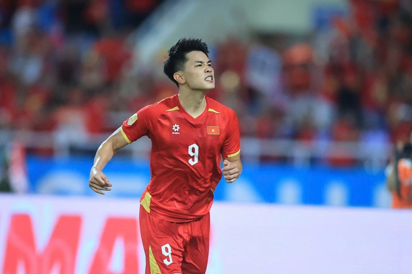 Đình Bắc rực sáng, dẫn đầu cuộc đua Vua phá lưới vòng bảng ASEAN Championship