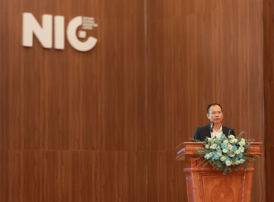 ông Hoàng Trung Hiếu, Phó Giám đốc Trung tâm Đổi mới sáng tạo Quốc gia (NIC) chia sẻ về định hướng phát triển hệ sinh thái đổi mới sáng tạo và vai trò của NIC trong kết nối doanh nghiệp, viện trường, các mạng lưới công nghệ chiến lược và đối tác quốc tế.