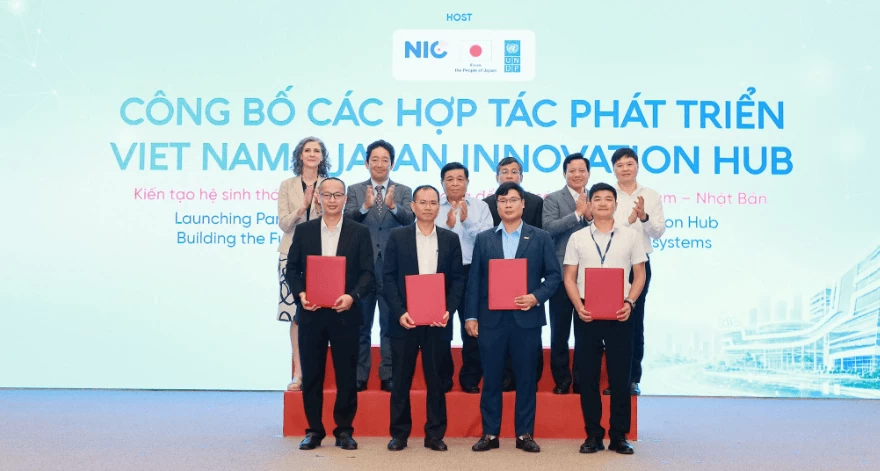 Lễ công bố thành lập Nhóm công tác phát triển nguồn nhân lực bán dẫn Việt Nam - Nhật Bản ngay trong khuôn khổ sự kiện. Ảnh: UNDP