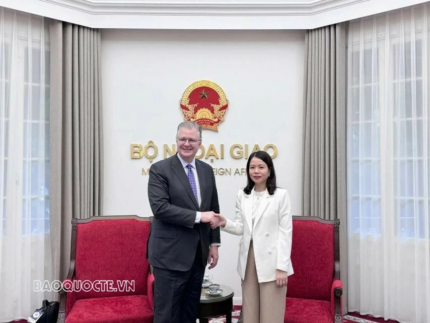 Thứ trưởng Ngoại giao Nguyễn Minh Hằng tiếp nguyên Đại sứ Hoa Kỳ tại Việt Nam Daniel Kritenbrink