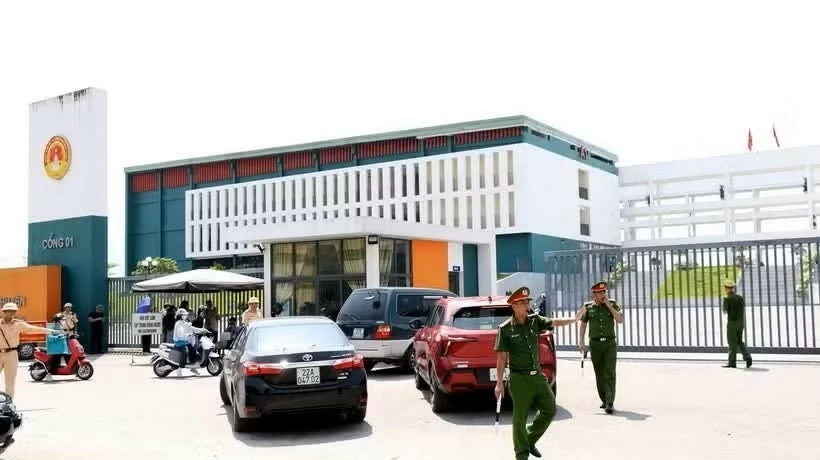 Kỳ thi lại tại điểm thi THPT chuyên Tuyên Quang diễn ra an toàn, nghiêm túc