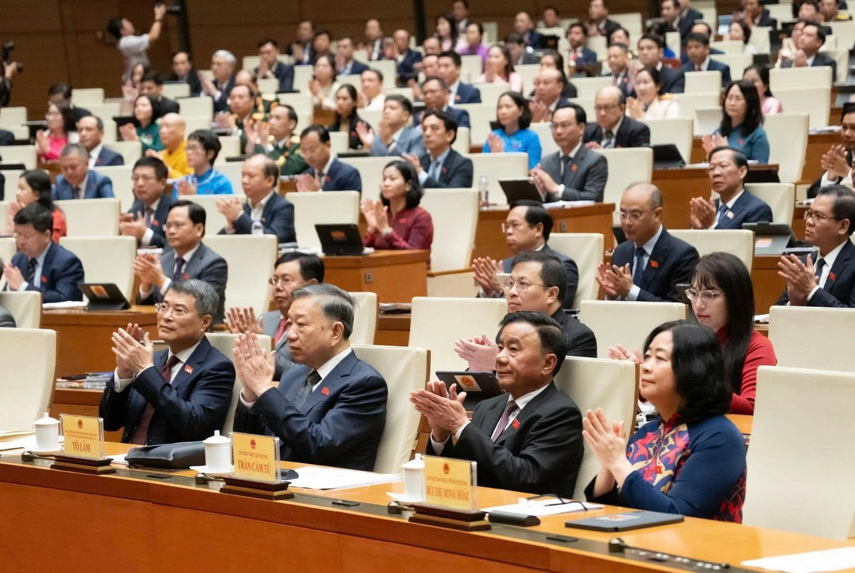 Kiến tạo thể chế phát triển: Dấu ấn hơn 10 ngày đầu Kỳ họp không thường lệ thứ Nhất, Quốc hội khóa XVI