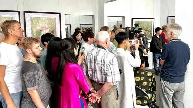 ‘Hương sắc Việt Nam’ trên giấy Dó đến với công chúng vùng Viễn Đông