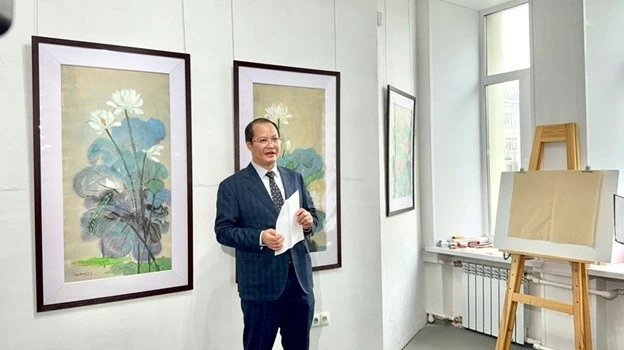 ‘Hương sắc Việt Nam’ trên giấy Dó đến với công chúng vùng Viễn Đông