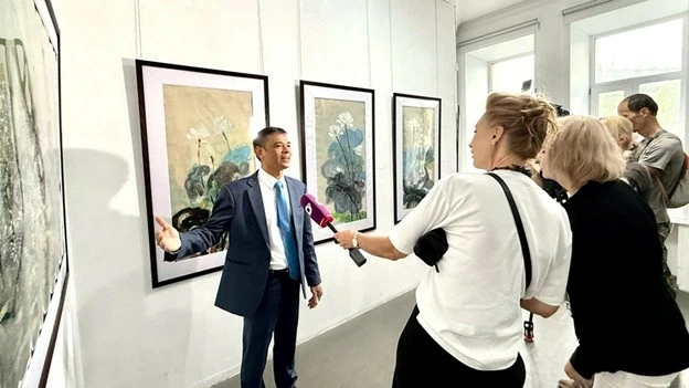‘Hương sắc Việt Nam’ trên giấy Dó đến với công chúng vùng Viễn Đông