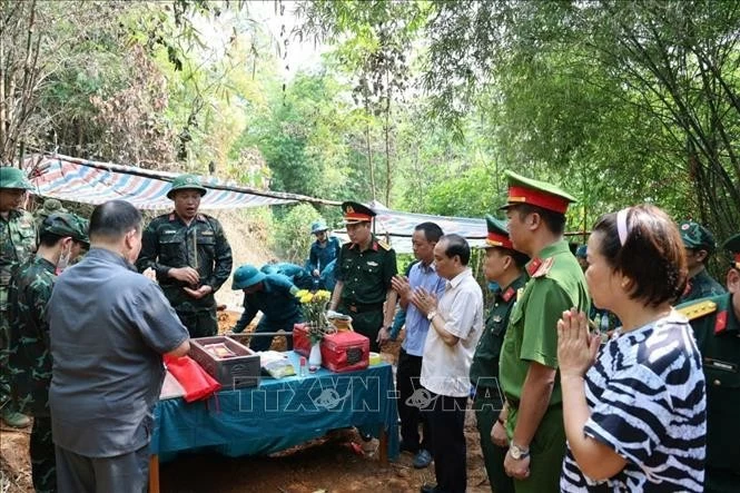 Tỉnh Lào Cai quy tập 2 hài cốt liệt sĩ tại đồi Đá Vôi Tỉnh Lào Cai quy tập 2 hài cốt liệt sĩ tại đồi Đá Vôi