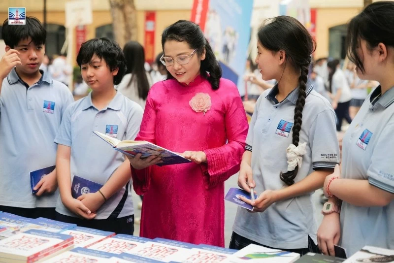 Tâm lý học đường trong thời đại số: Không thể chỉ chờ đến khi có sự cố Tâm lý học đường trong thời đại số: Không thể chỉ chờ đến khi có sự cố