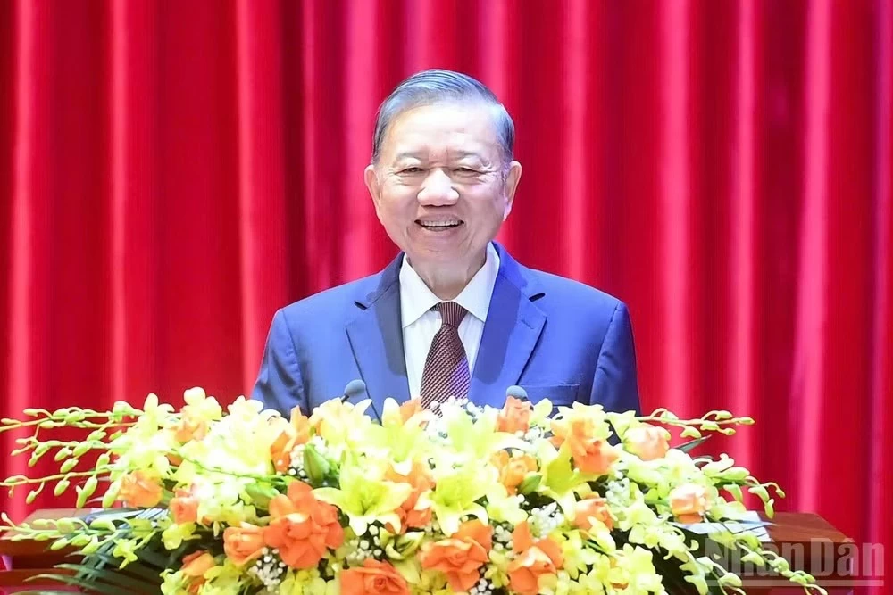 Khai mạc chương trình bồi dưỡng, cập nhật kiến thức đối với Ủy viên Trung ương Đảng khóa XIV Khai mạc chương trình bồi dưỡng, cập nhật kiến thức đối với Ủy viên Trung ương Đảng khóa XIV