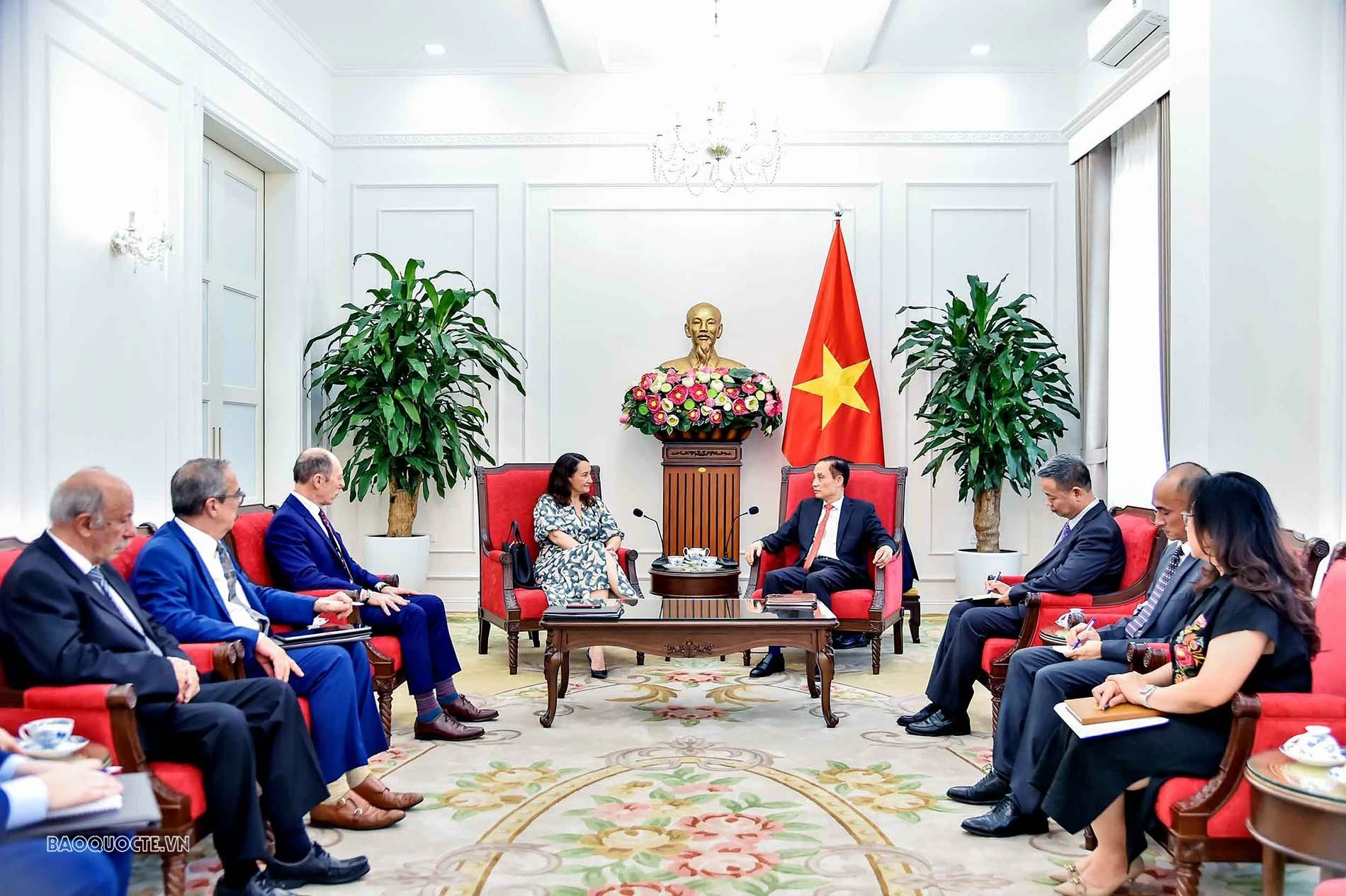 Bộ trưởng Lê Hoài Trung tiếp Thứ trưởng Ngoại giao Uruguay