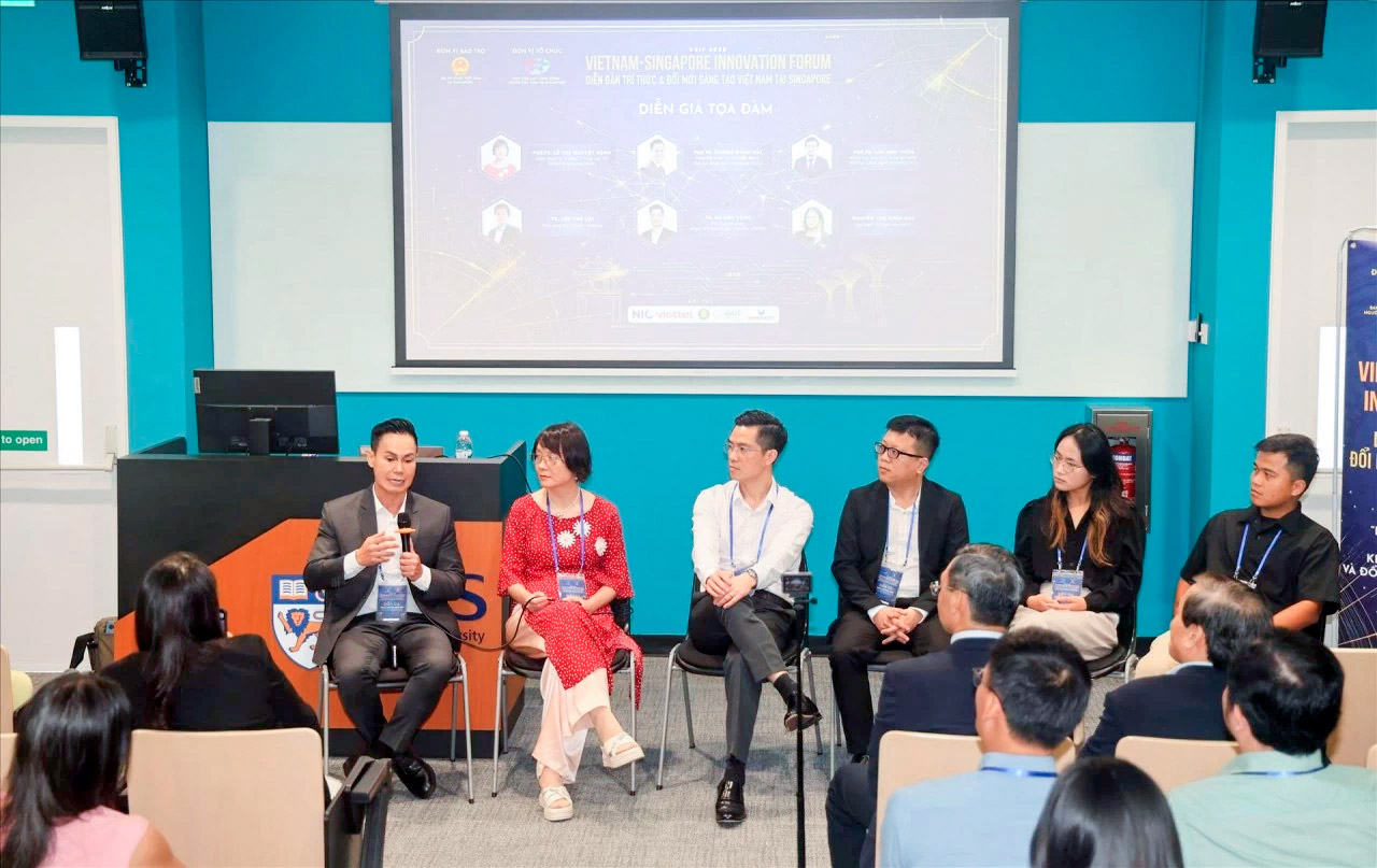 Đại sứ quán Việt Nam tại Singapore phối hợp Ban Liên lạc Cộng đồng người Việt Nam tại Singapore tổ chức VSIF 2026, kết nối đội ngũ trí thức, chuyên gia nhằm thúc đẩy khoa học, công nghệ và đổi mới sáng tạo phục vụ phát triển đất nước. 