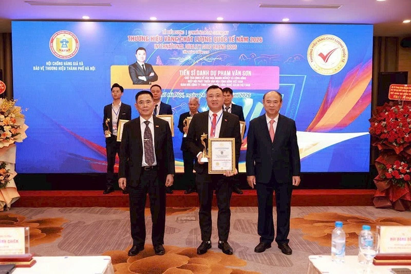 Doanh nhân Phạm Văn Sơn: Hành trình dựng xây giá trị doanh nghiệp và cộng đồng. Doanh nhân Phạm Văn Sơn: Hành trình dựng xây giá trị doanh nghiệp và cộng đồng.