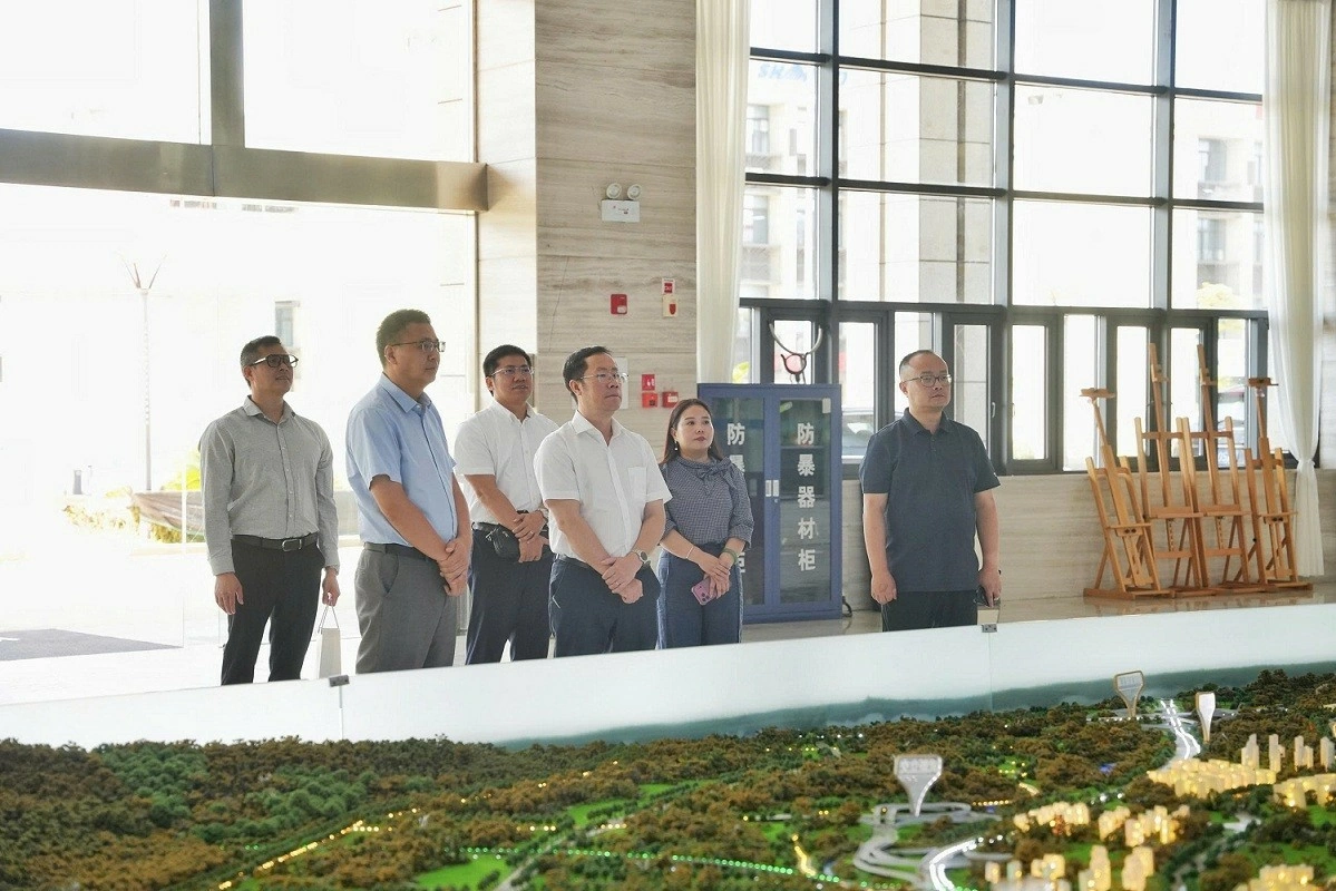 Tổng Lãnh sự Bùi Nguyên Long làm việc với Tập đoàn Logistics Đường bộ Trùng Khánh Tổng Lãnh sự Bùi Nguyên Long làm việc với Tập đoàn Logistics Đường bộ Trùng Khánh