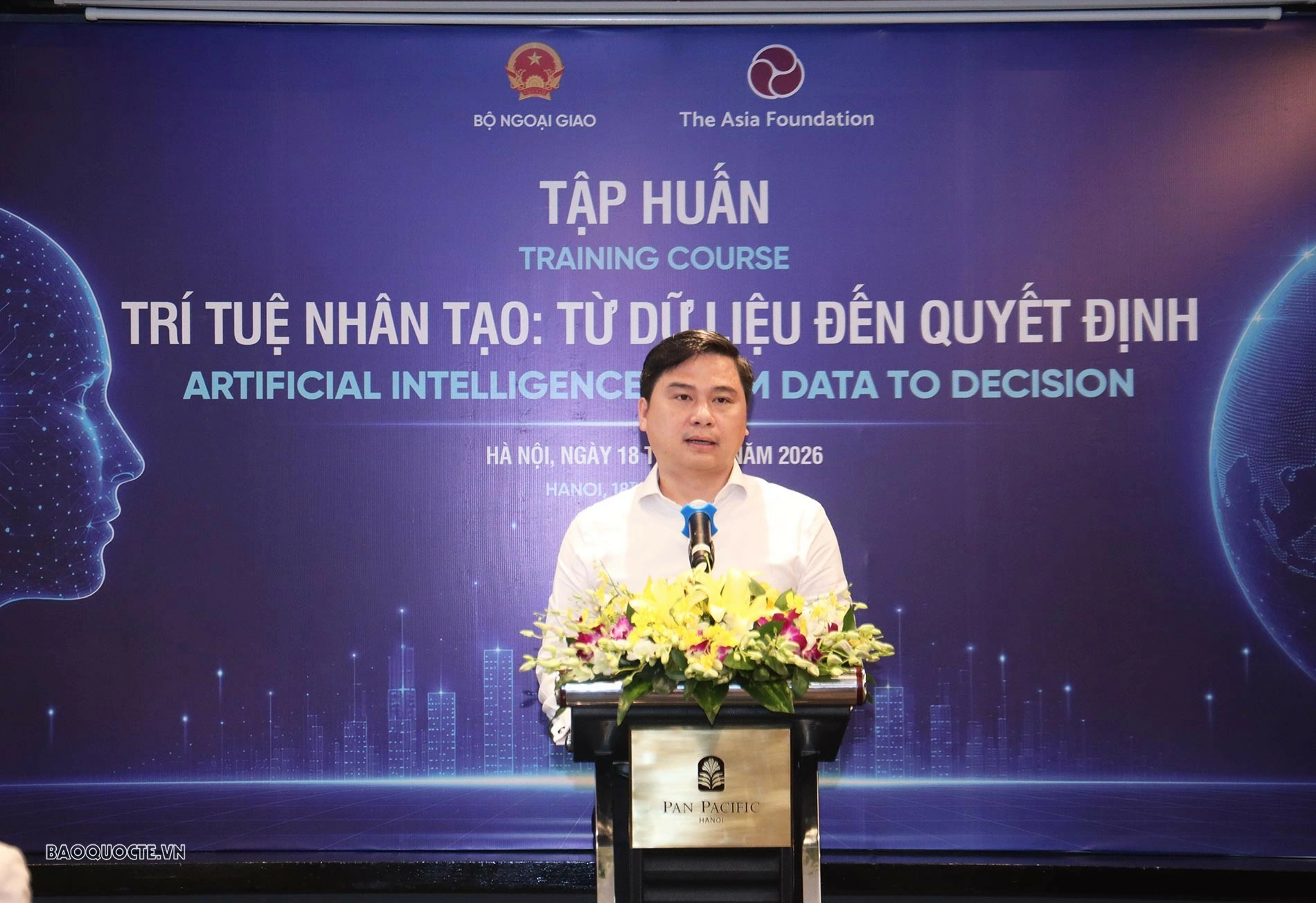 Phó Cục trưởng Cục Ngoại vụ và Ngoại giao Văn hóa Nguyễn Đồng Trung phát biểu chào mừng các học viên tham dự khóa tuấn huấn. (Ảnh: Thành Long) Phó Cục trưởng Cục Ngoại vụ và Ngoại giao Văn hóa Nguyễn Đồng Trung phát biểu chào mừng các học viên tham dự khóa tuấn huấn. (Ảnh: Thành Long)