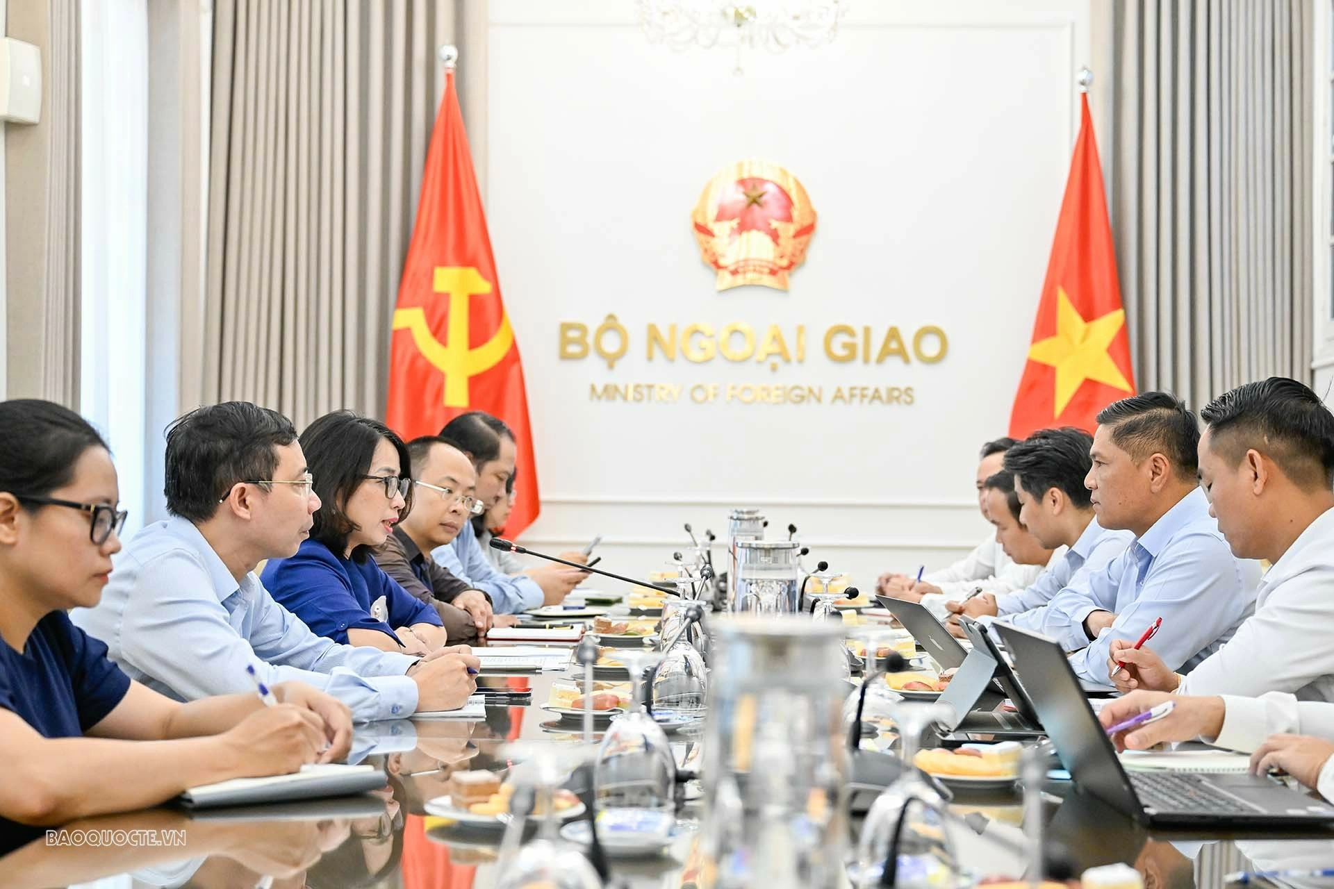 Vụ Thông tin Báo chí, Bộ Ngoại giao Việt Nam và Vụ Báo chí, Bộ Ngoại giao Lào trao đổi kinh nghiệm về công tác thông tin đối ngoại