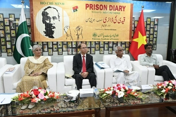 Đại sứ quán Việt Nam tại Pakistan tổ chức Lễ giới thiệu tập thơ Nhật ký trong tù dịch ra tiếng Urdu