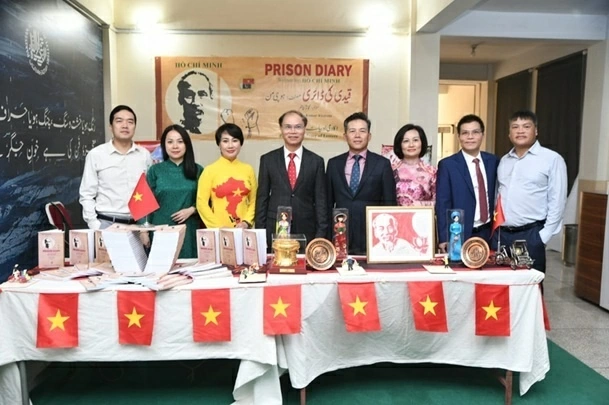 Đại sứ quán Việt Nam tại Pakistan tổ chức Lễ giới thiệu tập thơ Nhật ký trong tù dịch ra tiếng Urdu