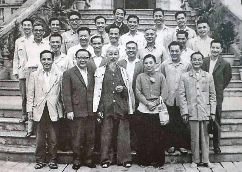 Cách mạng Tháng Tám và bài học cho công tác ngoại giao Cách mạng Tháng Tám và bài học cho công tác ngoại giao