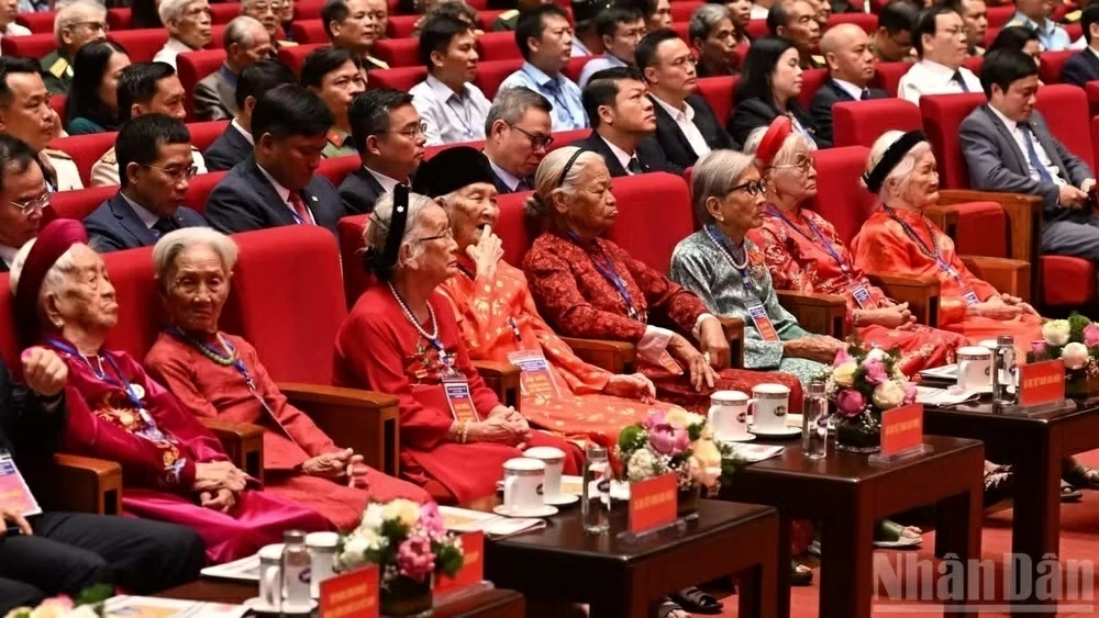 Quy định mới về trợ cấp và chế độ ưu đãi người có công với cách mạng Quy định mới về trợ cấp và chế độ ưu đãi người có công với cách mạng