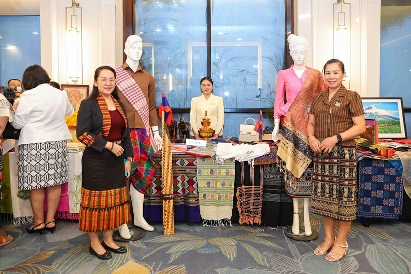Sắc màu ASEAN lan tỏa tình hữu nghị tại Hà Nội