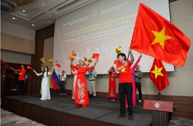 Các tiết mục văn nghệ của cộng đồng người Việt Nam tại Vladivostok.