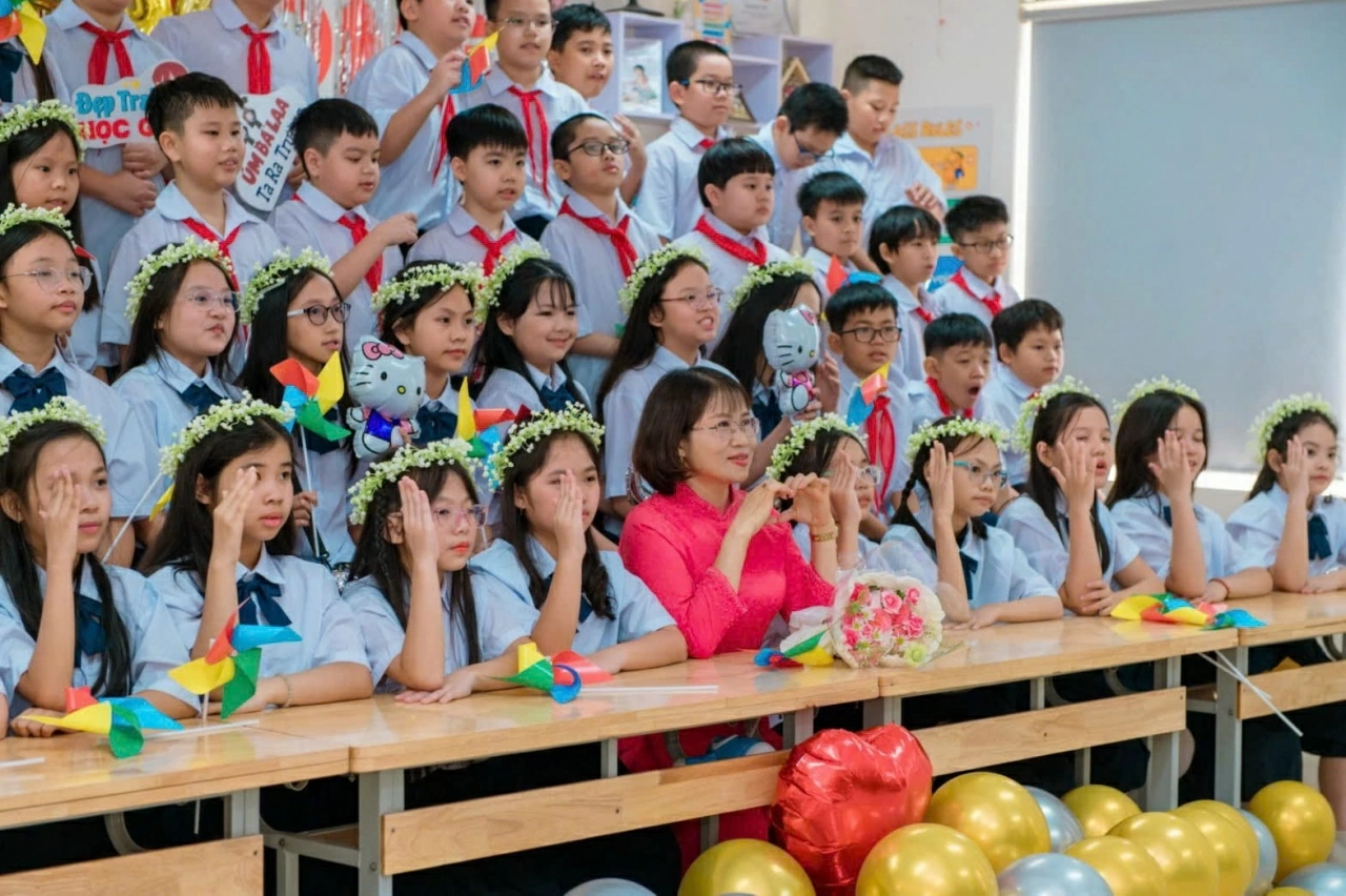Tất cả học sinh phổ thông sẽ học AI năm học 2026-2027