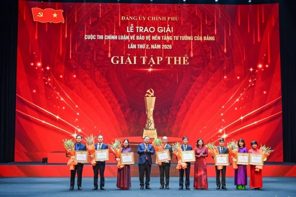 Trao Giải Cuộc thi chính luận về bảo vệ nền tảng tư tưởng của Đảng trong Đảng bộ Chính phủ lần thứ 2 Trao Giải Cuộc thi chính luận về bảo vệ nền tảng tư tưởng của Đảng trong Đảng bộ Chính phủ lần thứ 2