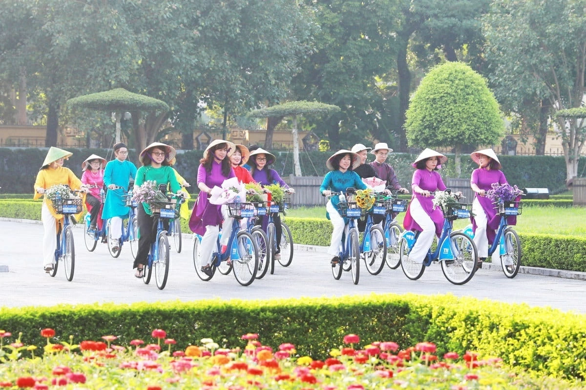 Tinh gọn bộ máy, tạo sức bật mới cho Thủ đô (bài cuối): Bộ máy cho một Hà Nội đang lớn lên Tinh gọn bộ máy, tạo sức bật mới cho Thủ đô (bài cuối): Bộ máy cho một Hà Nội đang lớn lên