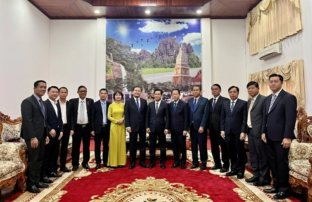 Lãnh đạo tỉnh Bolikhamxay tiếp Tổng Lãnh sự Việt Nam tại khu vực Trung Lào Lãnh đạo tỉnh Bolikhamxay tiếp Tổng Lãnh sự Việt Nam tại khu vực Trung Lào