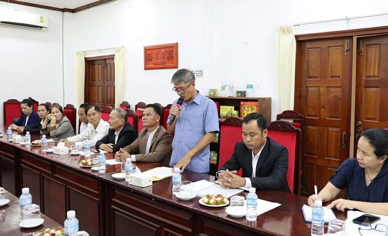 Tổng Lãnh sự quán Việt Nam tại Pakse phổ biến Nghị quyết về Công tác người Việt Nam ở nước ngoài đến kiều bào Nam Lào
